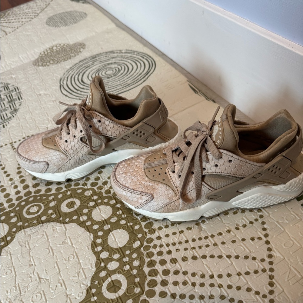 Nike haruche Tan and White Sneakers